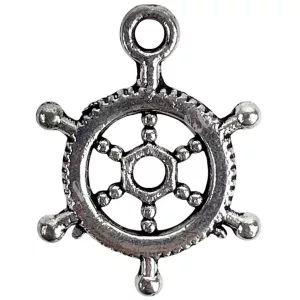 Fémmedál, hajókormány, platina, 1,5x2 cm
