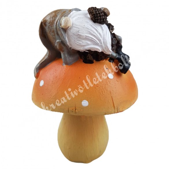 Polyresin manó, narancs gombával, 8,5x12 cm