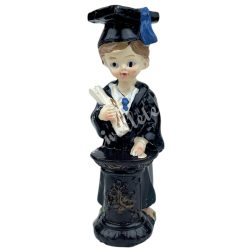 Polyresin diploma sapkás fiú, 3x8,5 cm