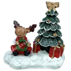 Polyresin szarvas fenyőfával, 7x6,5 cm