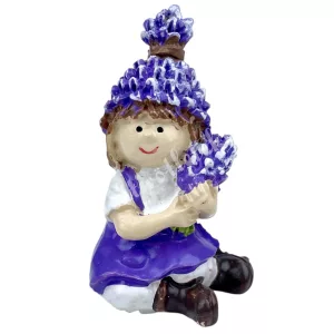 Polyresin kislány levendula sapkában, fekvő, 3x4,5 cm