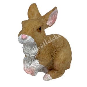 Polyresin barna nyuszi, 3,5x3,5 cm