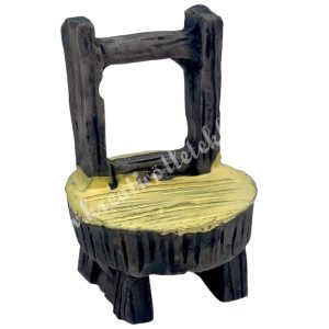 Polyresin szék, barna-sárga, 2,2x3,5 cm