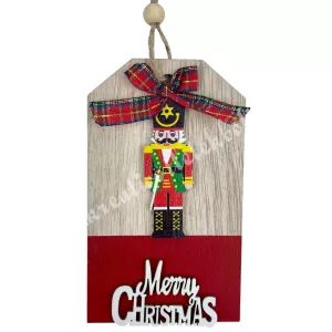 Akasztós fa dísz, diótörővel, 7,5x12,5 cm 