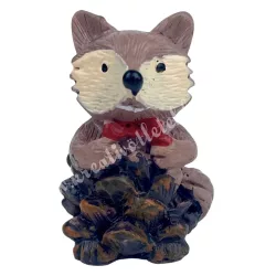 Polyresin róka tobozzal, 2,5x3,5 cm