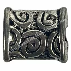 Fémköztes, platina, 0,9x0,8 cm  