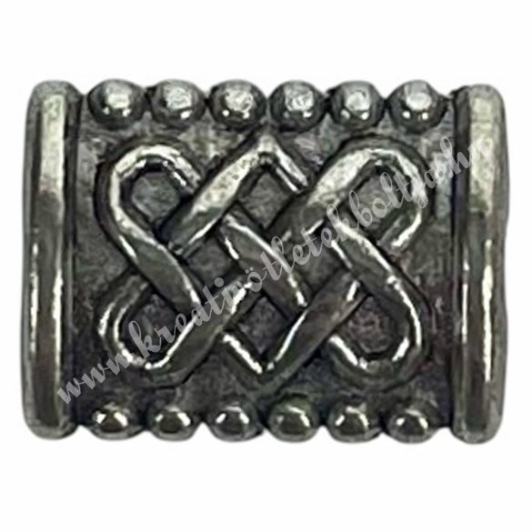 Fémköztes, platina, 0,7x0,6 cm  