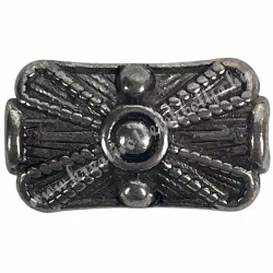 Fémköztes, platina, 1,5x0,9 cm  