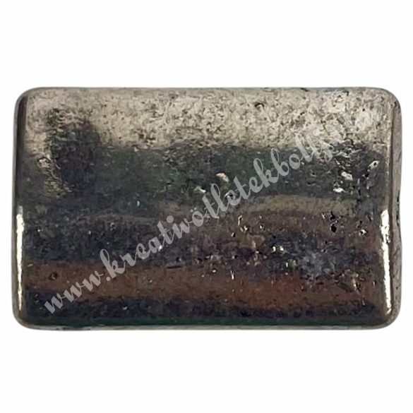 Fémköztes, platina, 1,7x1,1 cm  