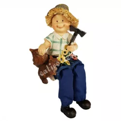   Lógó lábú kertész gyerek mókussal és gereblyével, 9x19 cm