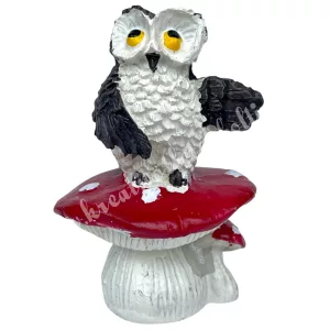 Polyresin bagoly gombán, 5x7 cm