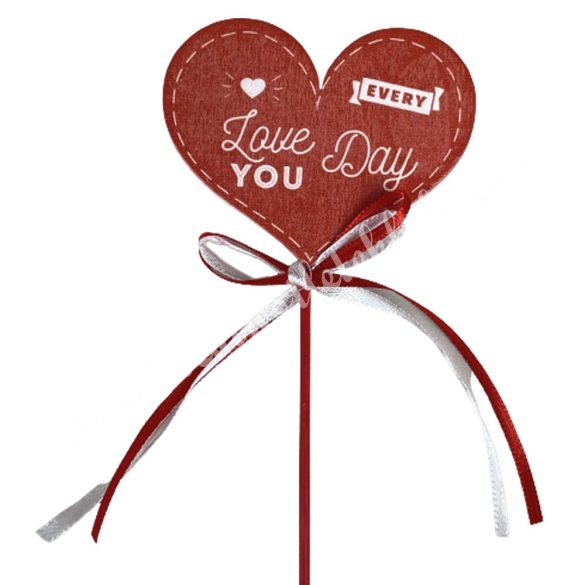 Betűzős piros szív, "Love you every day" felirattal, 7,5x6 cm