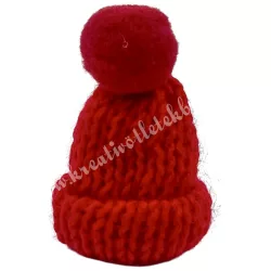Mini kötött sapka pomponnal, piros, 3x4 cm