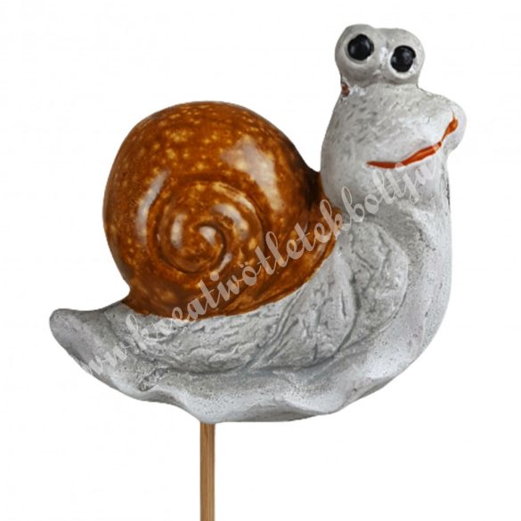 Betűzős kerámia csiga, barna, 8x6 cm