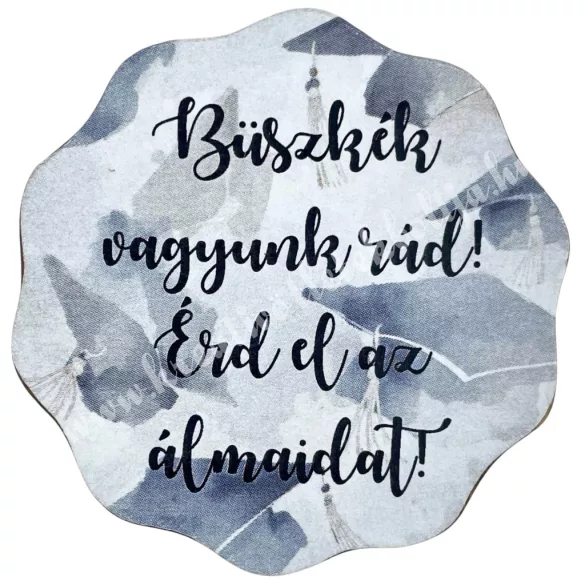 Mdf tábla, hullámos szélű kör, diplomasapka, 5x5 cm