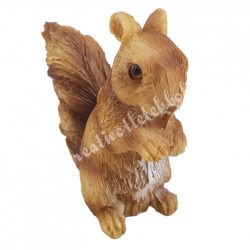 Polyresin mókus, világosbarna, 6x5,5 cm